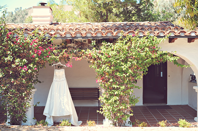 vintage-grey-and-yellow-wedding-inspiration