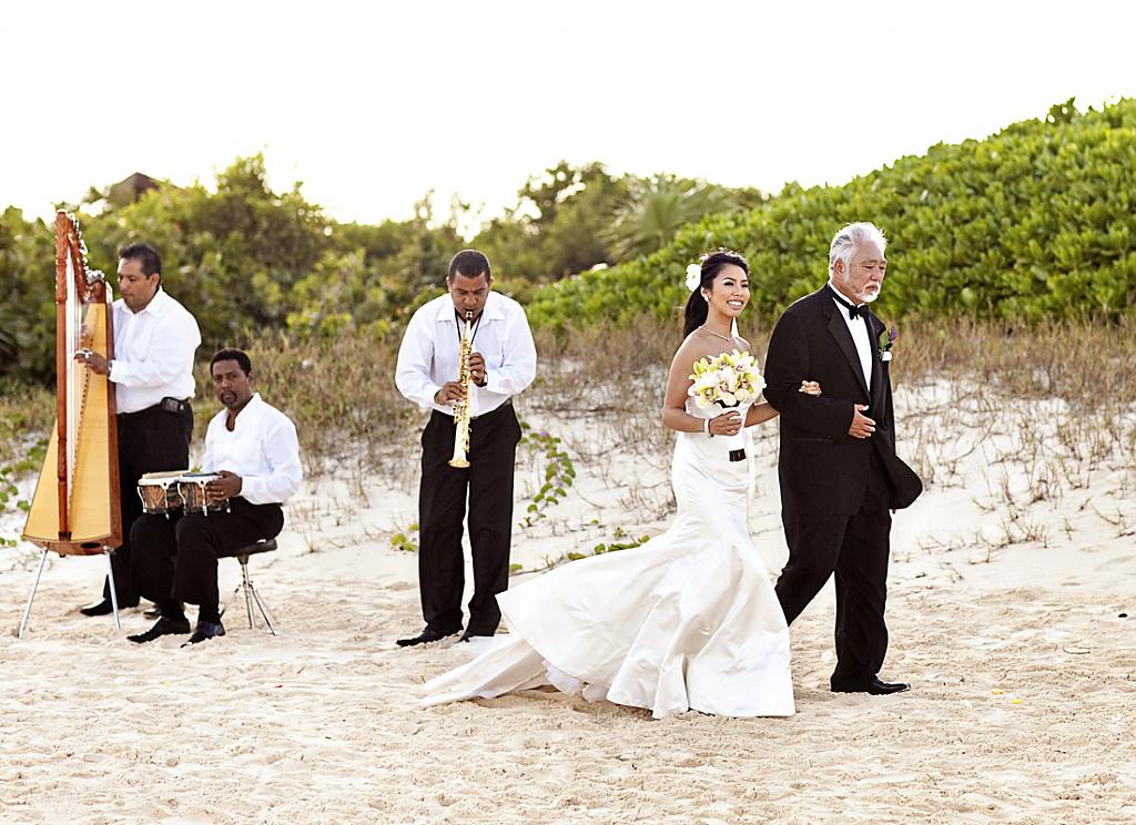 wedding-with-vietnamese-and-american-ceremonies