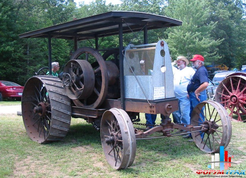 Древний трактор
