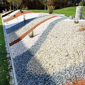 beautiful-decorate-garden-stones-05