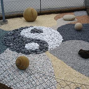 beautiful-decorate-garden-stones-06