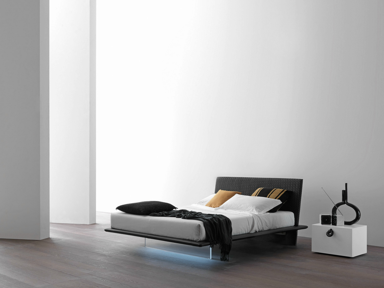 Дизайнерская кровать Aqua