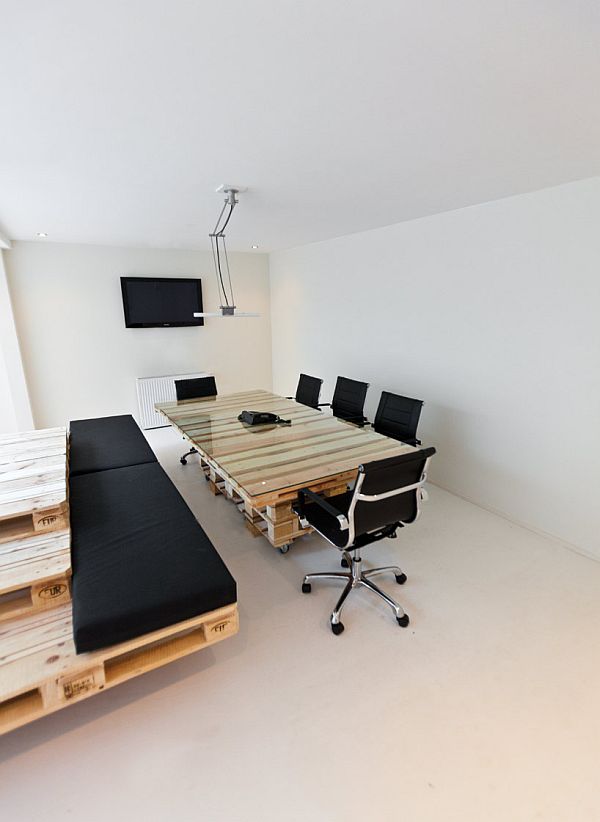recycled-pallet-office-brandbase-amsterdam