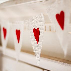 diy-valentines-day-banner