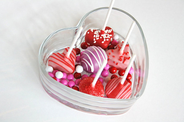 valentines-day-cake-pops