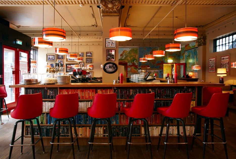 Дизайн интерьера бара The Laundromat Cafe