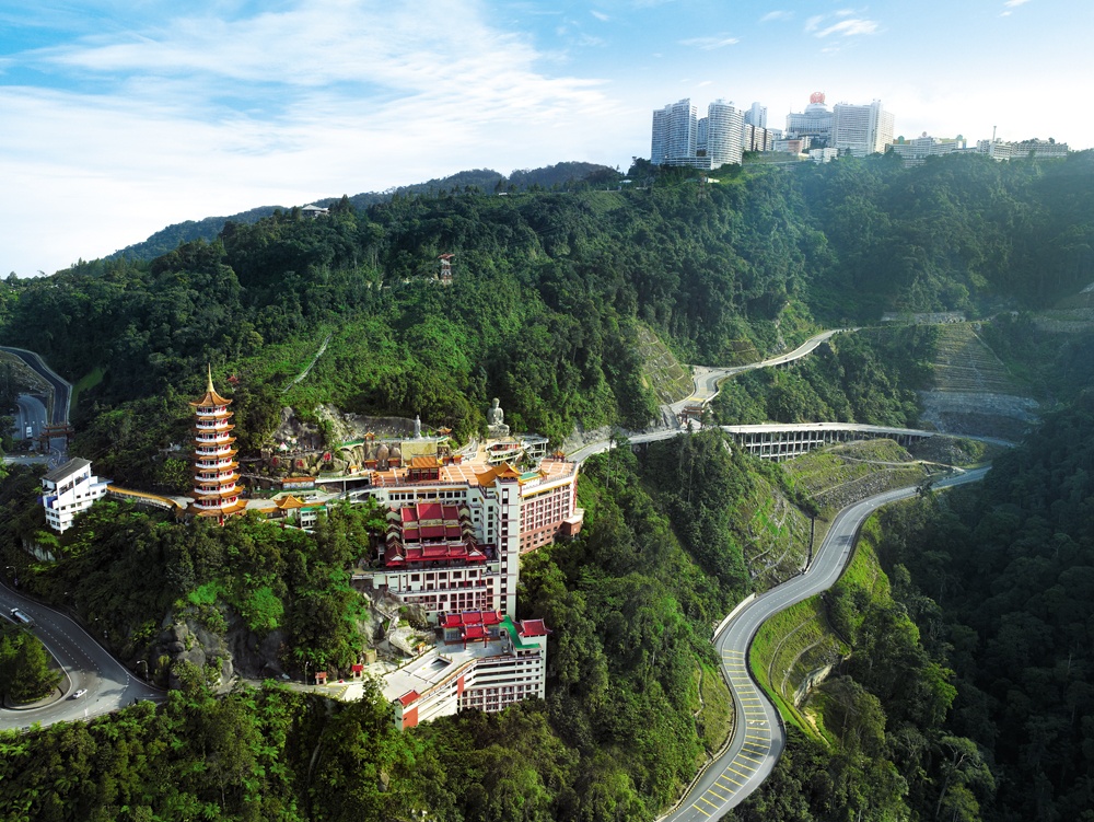 Интерьер радужного отеля First World Hotel в Малайзии