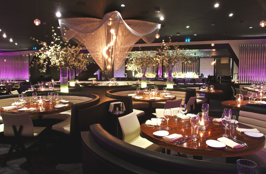 Londons fashionable Hotel me