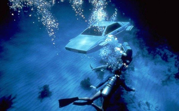 Знаменитый подводный автомобиль Джеймса Бонда