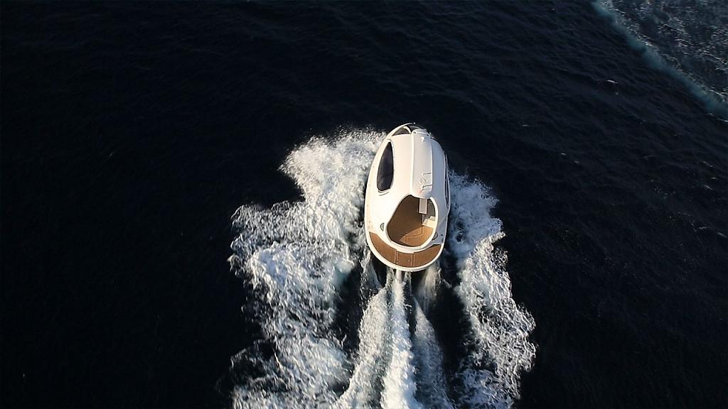 Мини яхта Jet Capsule