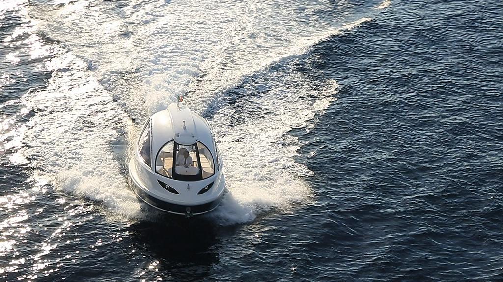 Мини яхта Jet Capsule
