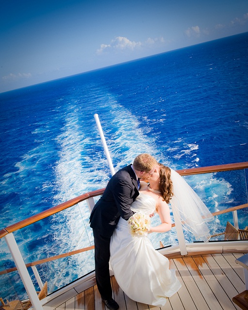 relaxing-honeymoon-aboard