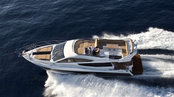 Яхта Galeon 550 Fly