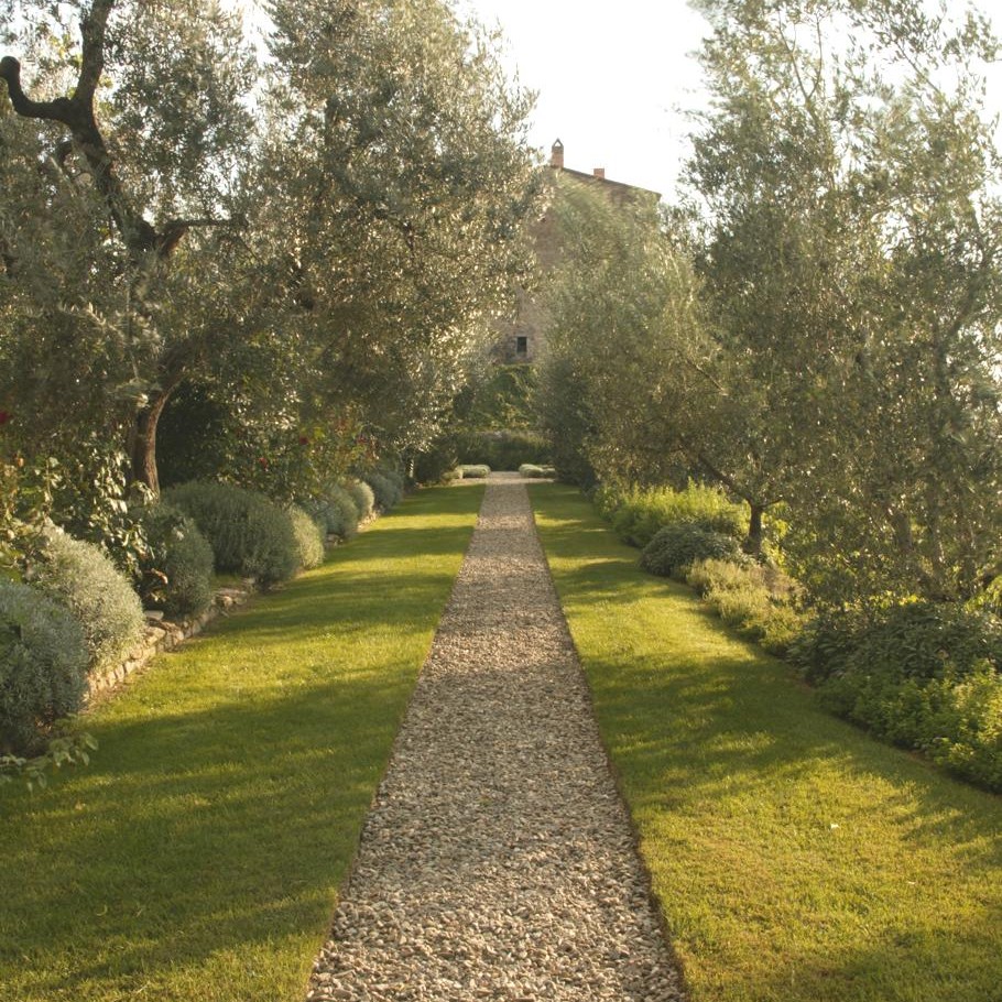 luxury-castle-retreat-castello-di-vicarello-italy