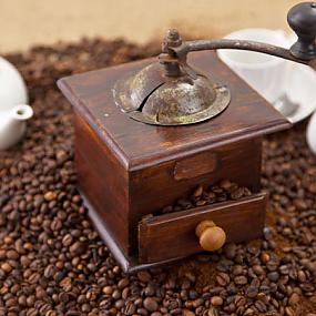 vintage-coffee-grinder