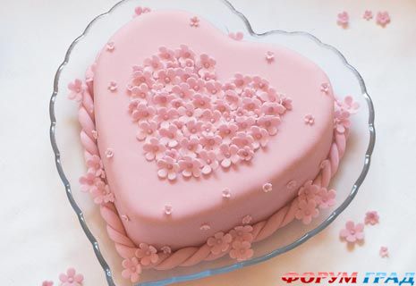 торт сердце розовый