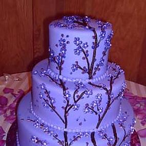 http://gallery.forum-grad.ru/files/3/8/5/7/0/purple-wedding-cake-7_thumb.jpg