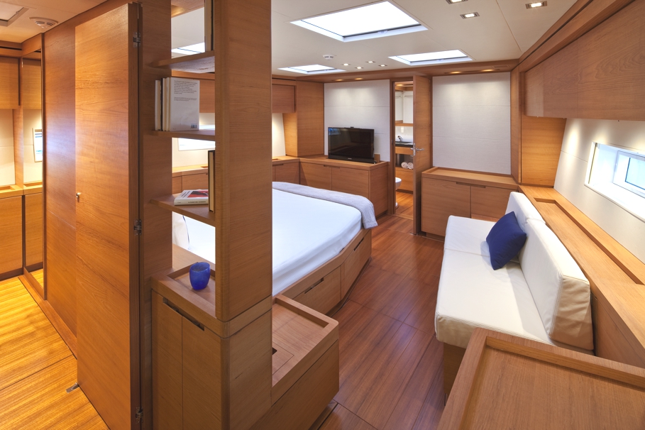 luxury-yacht-thalima