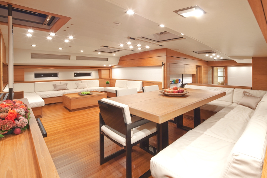 luxury-yacht-thalima