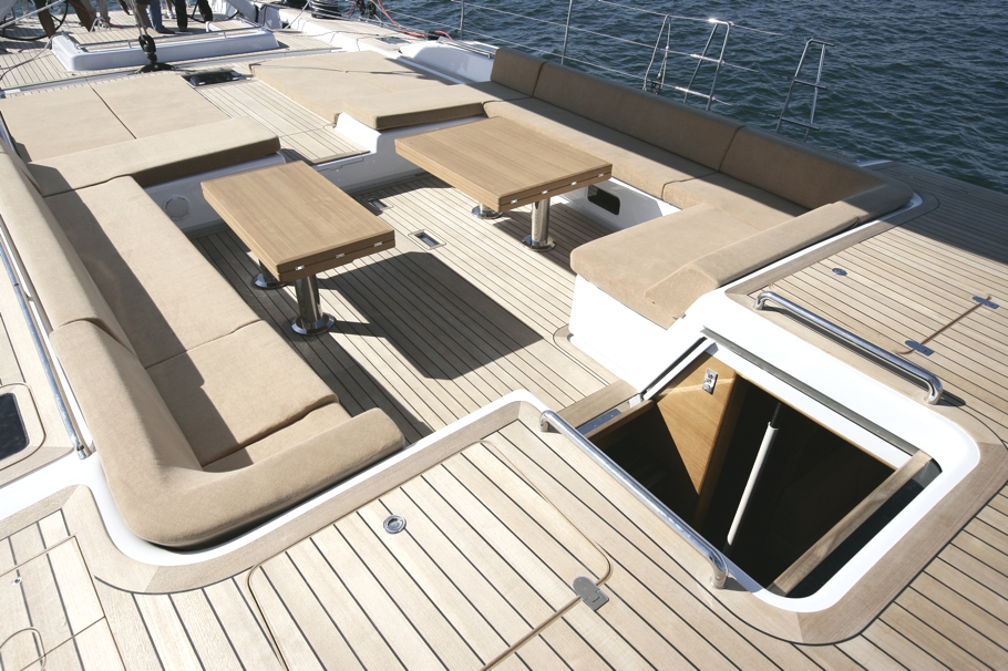 luxury-yacht-thalima