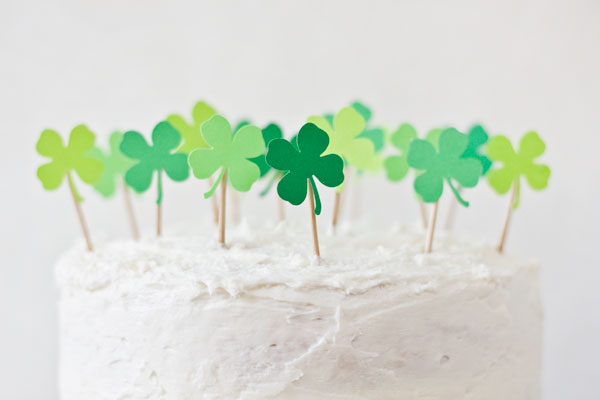 diy-clover-patch-cake-topper-04