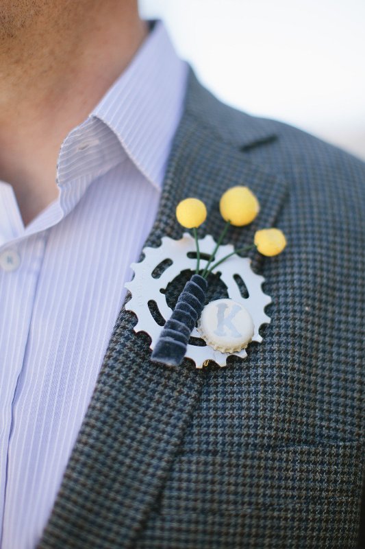 unique-boutonnieres-ideas-for-perfect-and-special-grooms-04