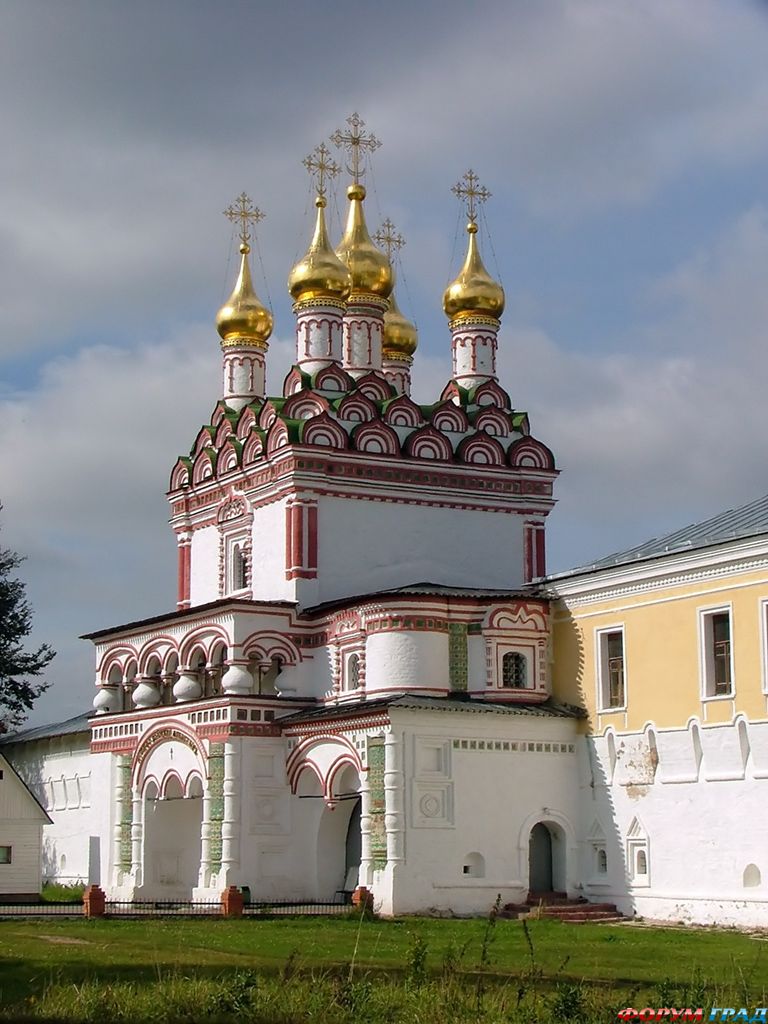 Девятиярусная башня Иосифо Волоколамского монастыря