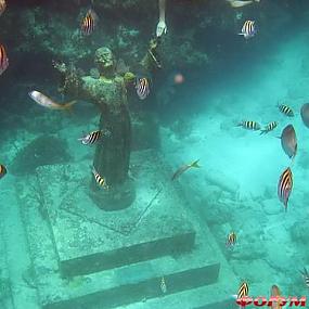 Подводная Статуя Иисуса Христа3