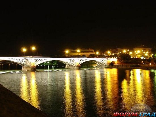 Мост Триана ночью
