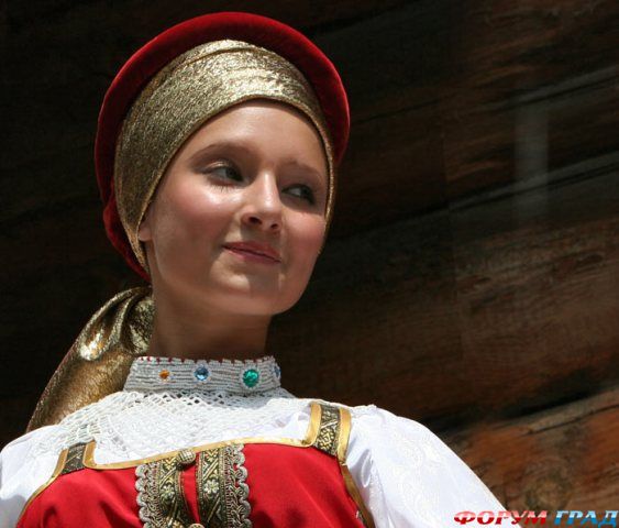 Русский народный танцевальный костюм 5
