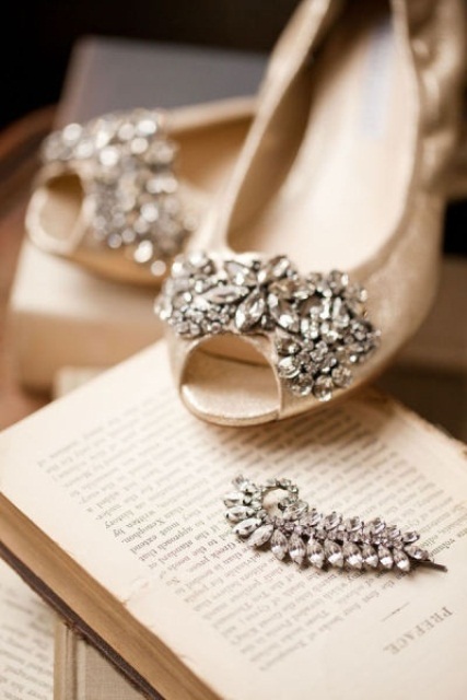 gorgeous-vintage-wedding-shoes