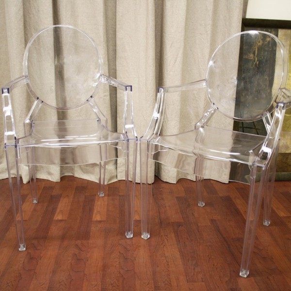 acrylic-furniture-a-sleek-style-08