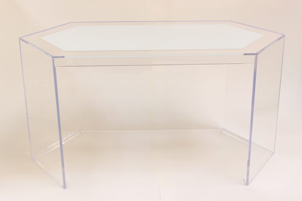 acrylic-furniture-a-sleek-style-11