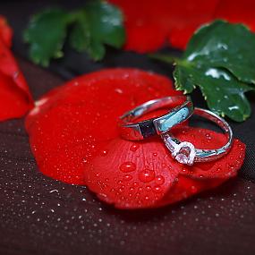 ring-and-flowers-86