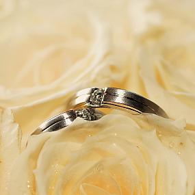 ring-and-flowers-97
