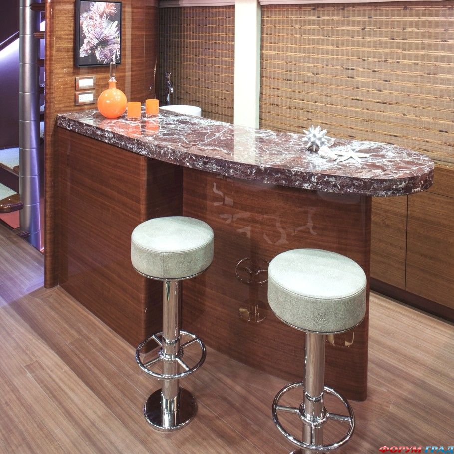 luxury-yacht-bravo-88-13