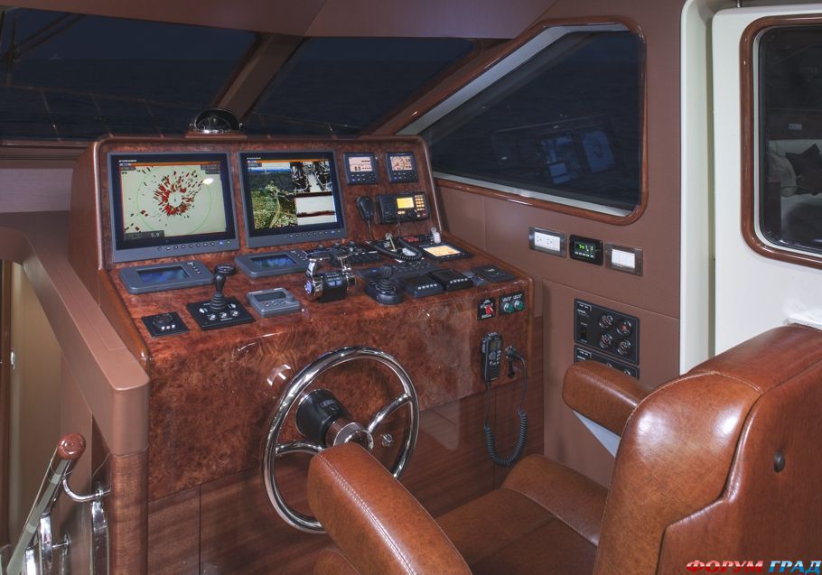 luxury-yacht-bravo-88-13