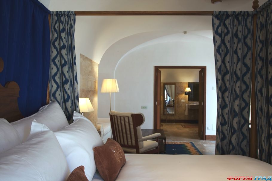 luxury-spanish-hotel-cap-rocat