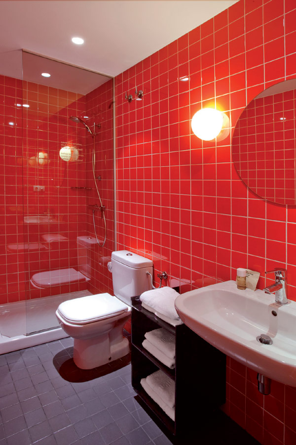 Ванная комната в номере отеля Chic & Basic Ramblas