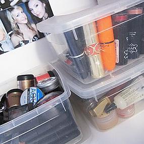cool-makeup-storage-ideas-11