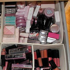 cool-makeup-storage-ideas-23