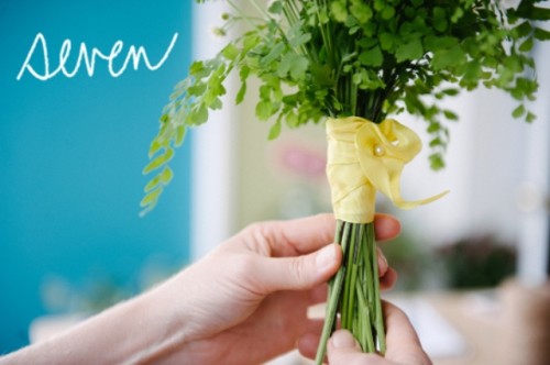 how-to-make-a-minimal-bridal-bouquet-6