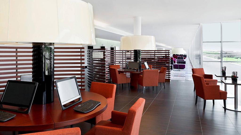 Компьютерный зал в отеле Idea Hotel Milano Malpensa Airport