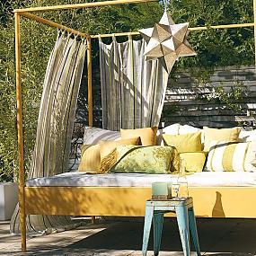 ideas-of-fabric-decor-in-garden-36