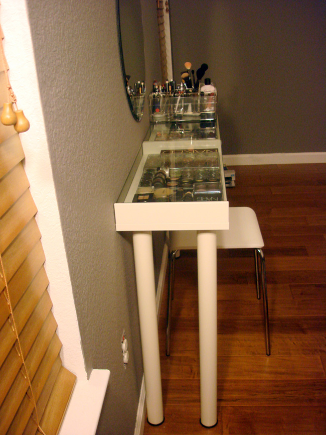 makeup-vanity-from-ikea-parts-3