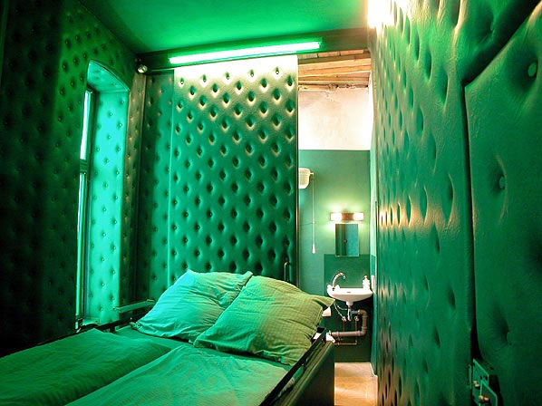 Отель Propeller Island City Lodge