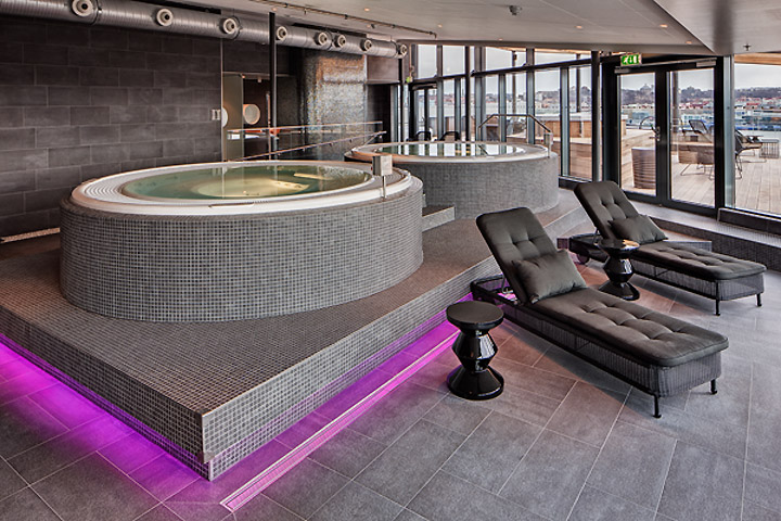 Отель Radisson Blu Riverside