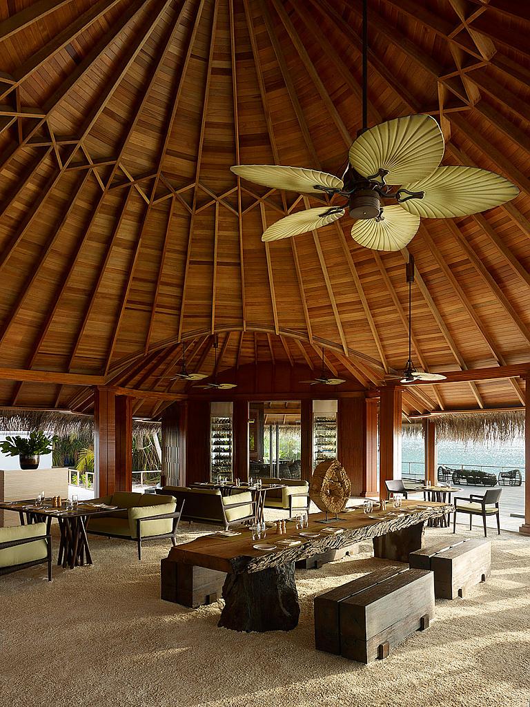 Отель Dusit Thani Maldives