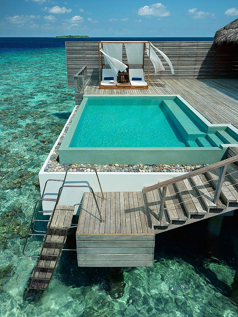 Отель Dusit Thani Maldives