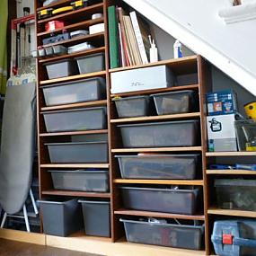 under-stairs-storage-space-and-shelf-ideas-1